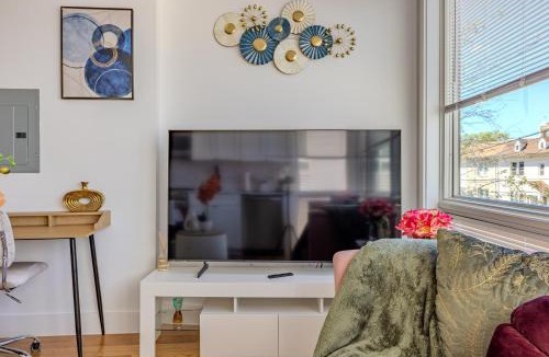16th Street Heights Apartment | Stylish, Modern & Cozy