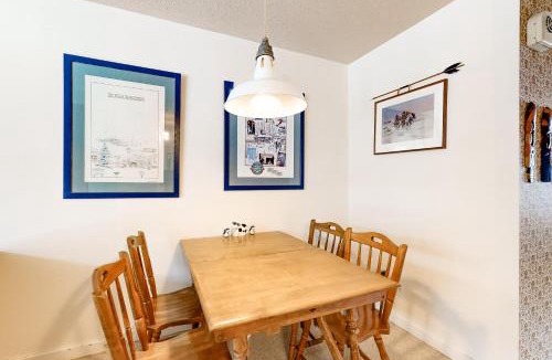 Waitsfield Apartment | Sugar Run 24