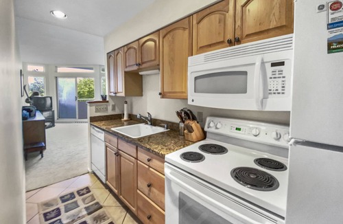 Warren Condo | Summer Haven Hideaway