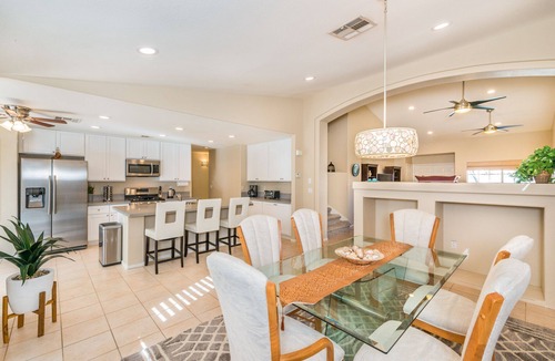 Summerlin House | Summerlin Beauty' near Red Rock Hotel-Minutes to LV StripnNO Room Tax Min 30 nts