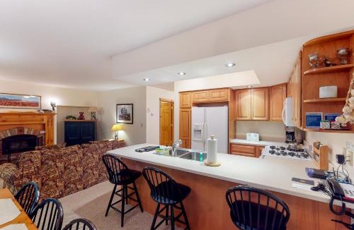 North Troy Apartment | Summit Solitude