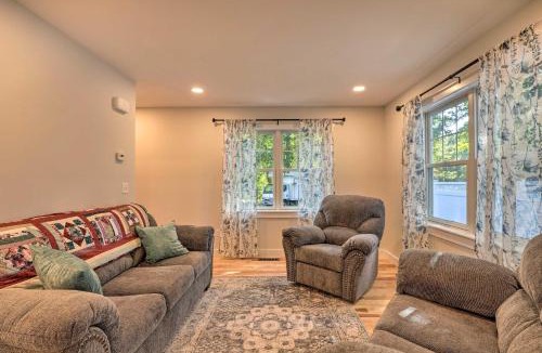 West Brookfield House | Sun-Dappled Retreat - Walk to Wickaboag Lake!