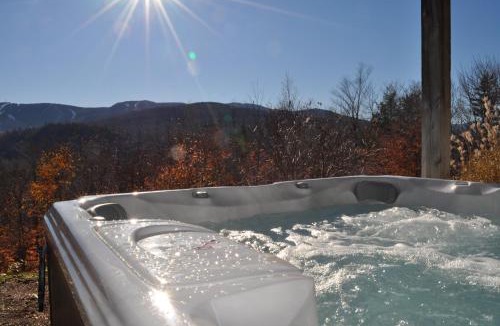 Sunday River Area Ski Chalet | SUNDAY RIVER VIEWS! Minutes from the mountain!