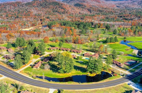 Woodstock Condo | Sunlit condo w/ golf course views, free WiFi, shared pool, hot tub, & tennis