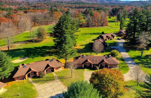 Woodstock Condo | Sunlit condo w/ golf course views, free WiFi, shared pool, hot tub, & tennis