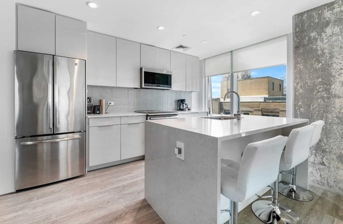 Fenway–Kenmore Apartment | Sunny Gorgeous 2bed 2bath Apt middle of Fenway