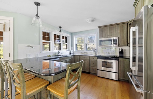 Kennebunkport House | Sunny Lighthouse - Goose Rocks