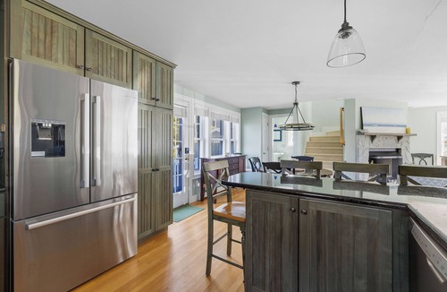 Kennebunkport House | Sunny Lighthouse - Goose Rocks