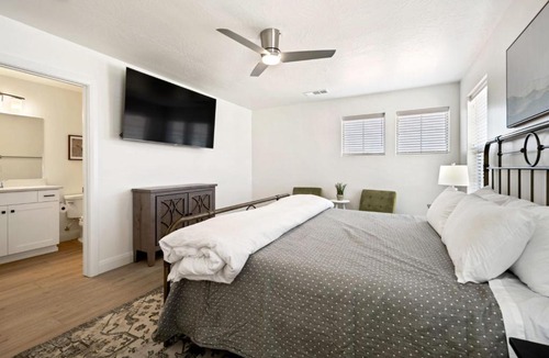 Washington Apartment | Sunny Reunion