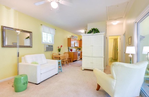 Summer Village House | Sunny Wells Cottage - 1 Mi to Moody Beach!