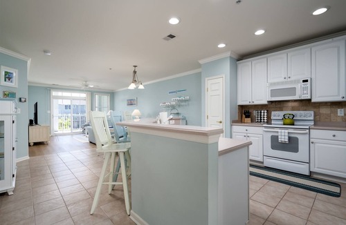 Sunset Island Condo | Sunset Island Condo, Indoor/Outdoor Pools, FREE Linen/Towel Pkg, Parking for 2