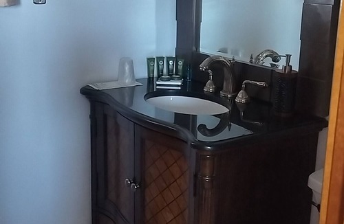 Greenwich Hotel | Sunshine Inn