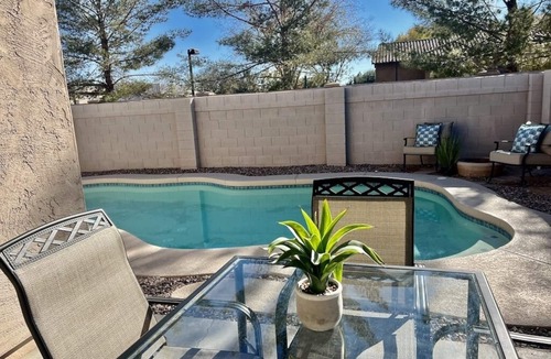 Summer Meadows House | Sunshine, Refreshing Pool and a Comfy Place to Stay.