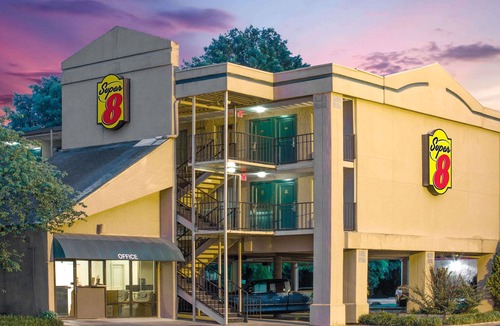Lightfoot Hotel | Super Inn Williamsburg