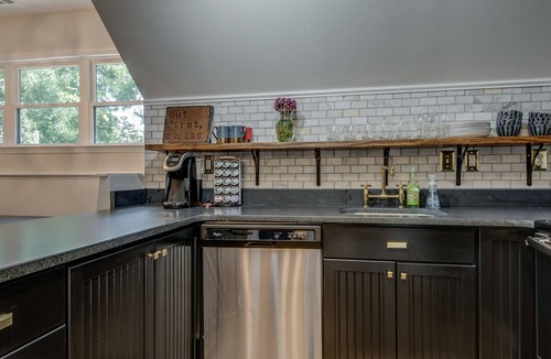 McFerrin Park House | Super trendy East Nashville Suite DOWNTOWN!