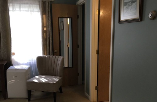 Williston North House | Superior Suite with Queen Bed, Living Room, Kitchen, Private bathroom