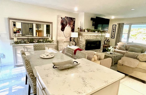 Queensbury House | SUPREMELY STYLISH HOME WITH HOT TUB, SAUNA, PLUNGE POOL, RESORT STYLE BACKYARD