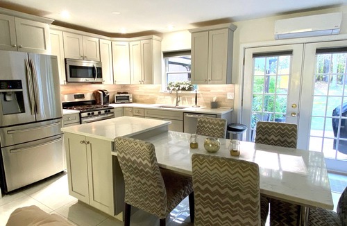 Queensbury House | SUPREMELY STYLISH HOME WITH HOT TUB, SAUNA, PLUNGE POOL, RESORT STYLE BACKYARD