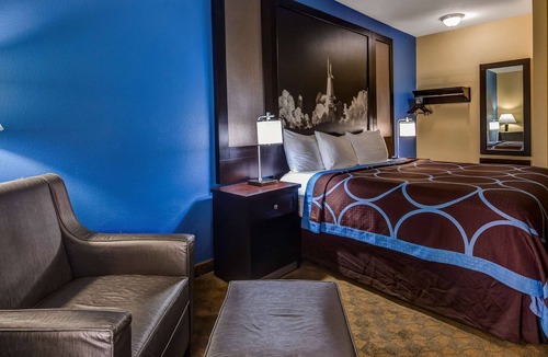 Alvin Hotel | SureStay Plus Hotel by Best Western Alvin