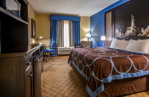 Alvin Hotel | SureStay Plus Hotel by Best Western Alvin