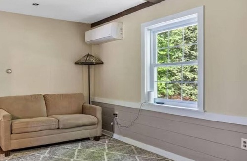 Naples Apartment | Sweet apartment walking distance to Captain Jacks and Causeway