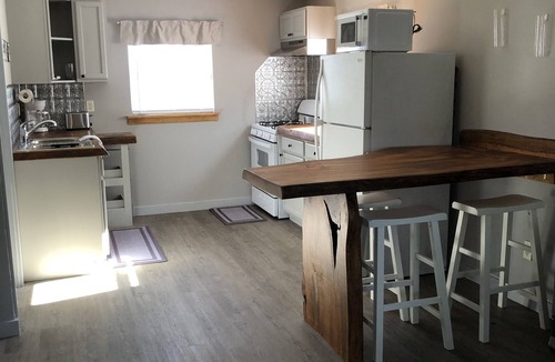 Barton Cottage | Sweet Escape Cottage on River