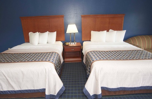 Intervale Hotel | Swiss Chalets Village Inn