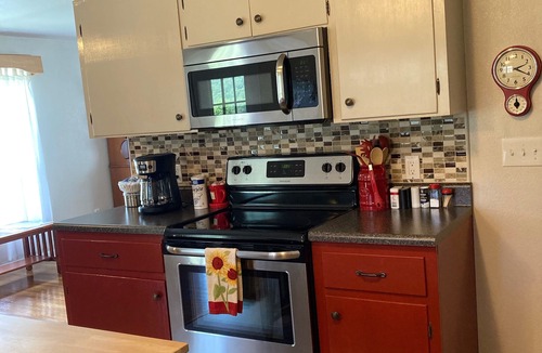 Robbinsville House | Tallulah House - A remodeled home place now available for short time rental.