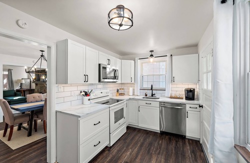 Sewickley House | tCharming Sewickley Village House, 2BR + Office/Futon, Walk to Shops