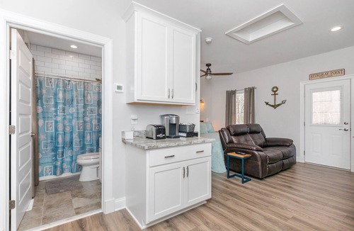 Deltaville House | Teenie Weenie Luxury Guest House in Deltaville