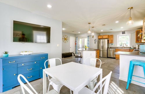 Lake Como House | ‘The 1818’ Home w/Porch & Grill - 1 Mi to Beach!
