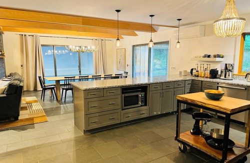 West Woodstock House | The All Seasons - Enclosed Heated Pool, Hot Tub, Fire Pit