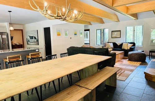 West Woodstock House | The All Seasons - Enclosed Heated Pool, Hot Tub, Fire Pit