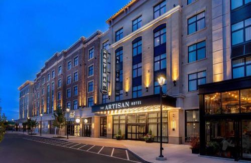 Salem Hotel | The Artisan at Tuscan Village, Salem, NH, a Tribute Portfolio Hotel