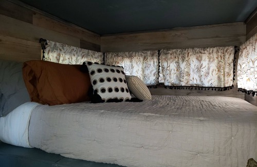 Dickinson Bed & Breakfast | The Bath House, beautiful ZEN garden glamping spot for the nature lovers.