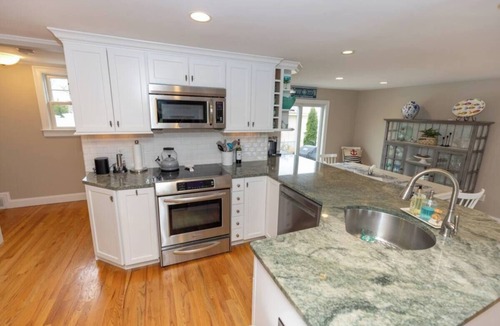 Old Saybrook House | The Beach life at Knollwood beach , Year round house short walk to the beach