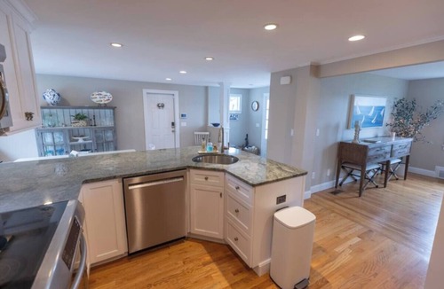 Old Saybrook House | The Beach life at Knollwood beach , Year round house short walk to the beach