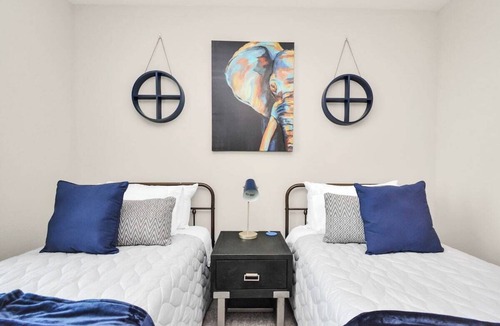 Clear Lake Shores Apartment | The Blue Horizon near Kemah Boardwalk and NASA
