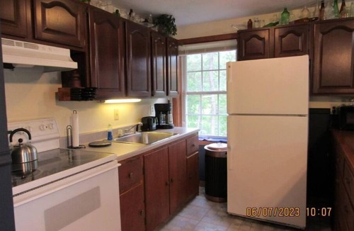 Stoneham House | The Carriage House, available four seasons on lake Keewaydin