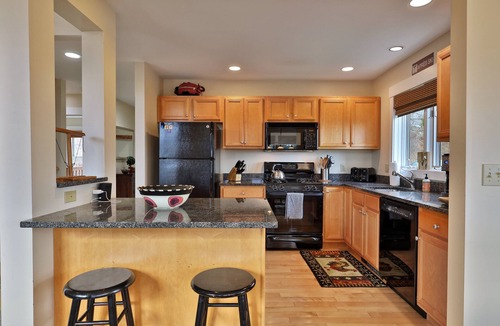 Central Vermont- Killington House | The Cocoa Command Center at Top Ridge: 4BR/4BA Ski In/Ski Out