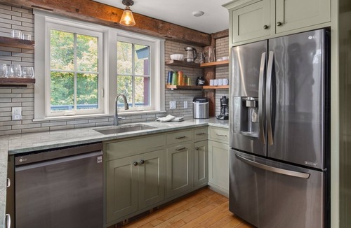 Warren Condo | The Common Man At Mad House 3 Bedroom Condo by RedAwning