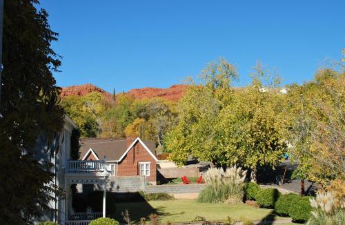 St. George House | The Cottage at 241 North
