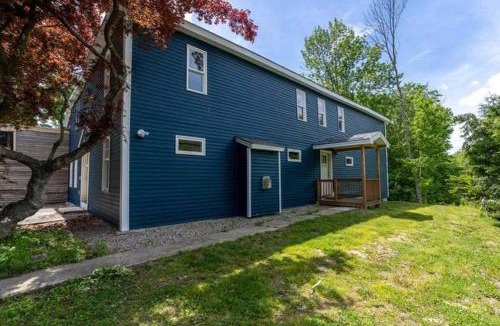 Northwood House | The Cottages at Harvey Lake