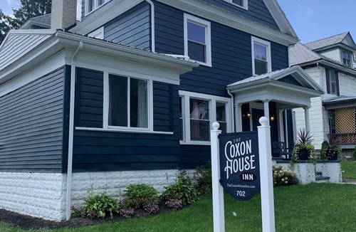 Wooster Apartment | The Coxon House Inn: 3rd floor apartment- The Writer’s Nook