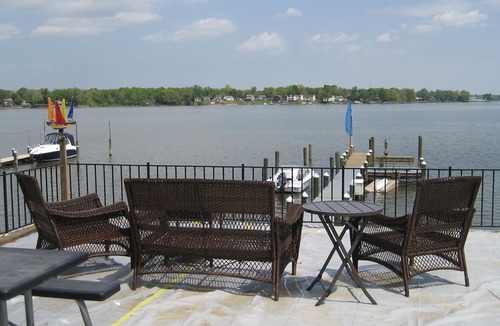 Edgewood Apartment | The "Dock House"