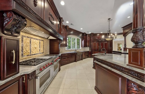 Saddle River House | The estate is like a private resort with state of the art security
