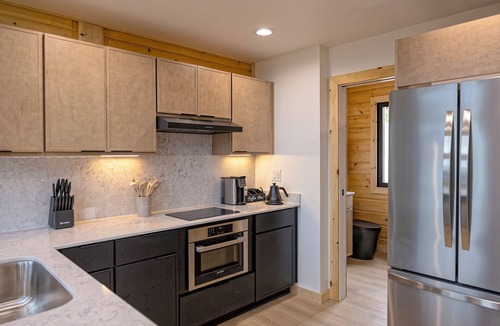 Bristol House | The Fives - 22477 Elevated Peace