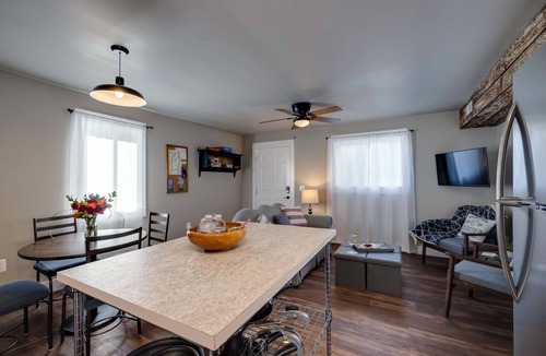 Luray House | The Flynn- Cute & Cozy Home on Main St, Luray - right downtown! Chef available