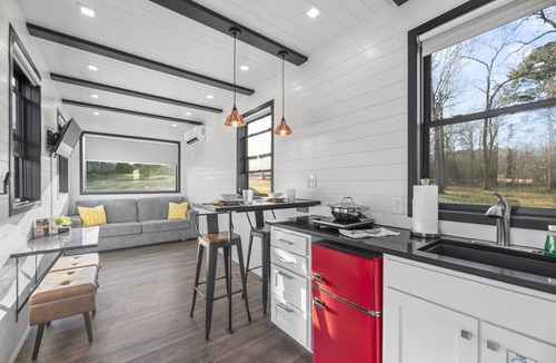 Willis House | The G.O.A.T: 2 mins to Lake Conroe! Heated Pool, Fire Pit, Stocked Ponds