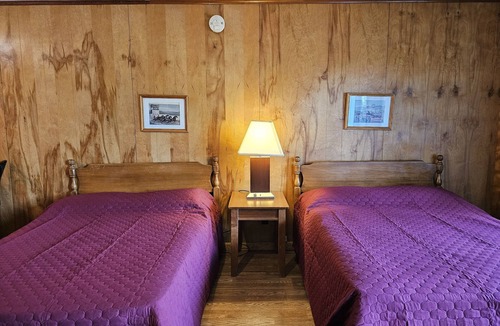 Lake George Cabin | The Gold Eagle Cottage 3